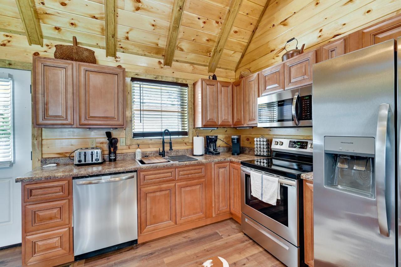 Riverside Beattyville Cabin With Kayaks And Fire Pit! Exterior photo